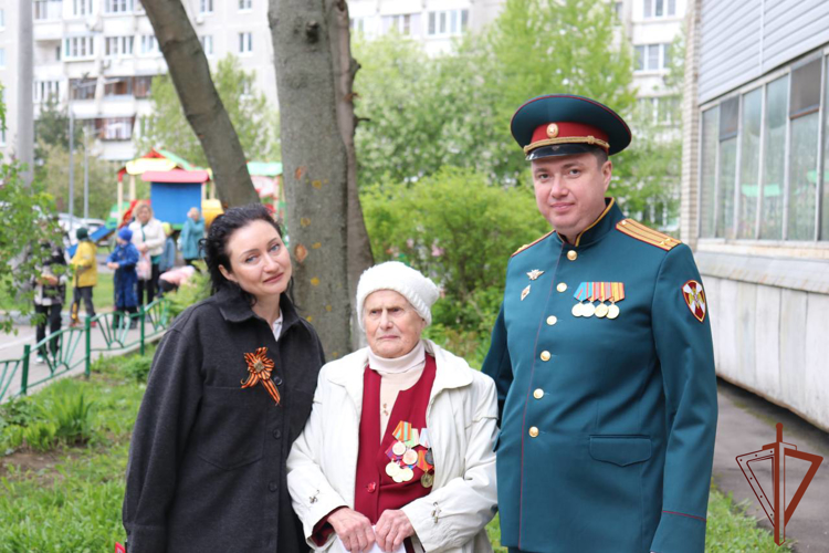Главный военный клинический госпиталь войск национальной гвардии Российской Федерации присоединился к акции «Парад у дома Ветерана»
