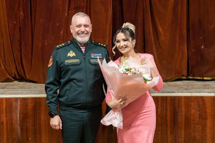 Генерал-полковник Алексей Воробьев вручил государственные награды работникам культуры и искусства Росгвардии 