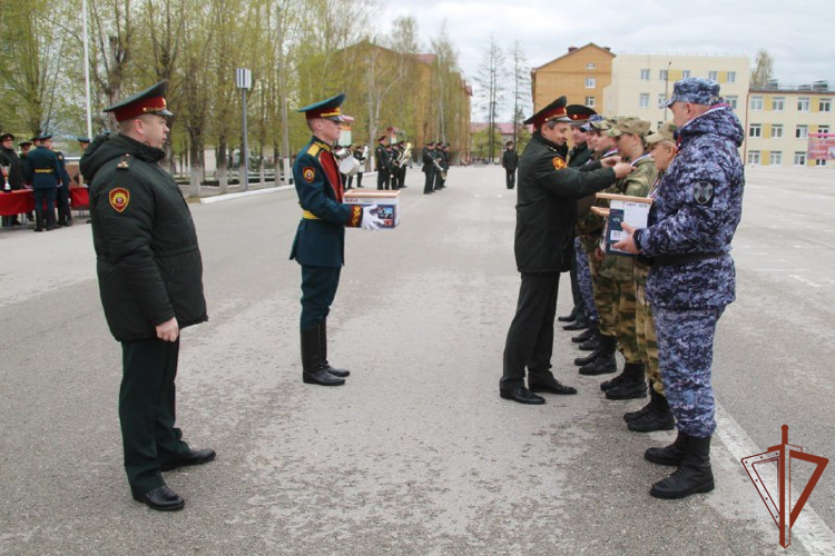 Победителям и призёрам Всероссийского конкурса специалистов продовольственной службы Росгвардии вручили награды