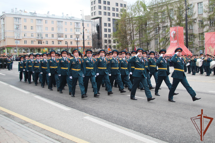 ВОЕННОСЛУЖАЩИЕ ПЕРМСКОГО ВОЕННОГО ИНСТИТУТА ВОЙСК НАЦИОНАЛЬНОЙ ГВАРДИИ РОССИЙСКОЙ ФЕДЕРАЦИИ ПРИНЯЛИ УЧАСТИЕ В ПАРАДЕ ПОБЕДЫ НА ОКТЯБРЬСКОЙ ПЛОЩАДИ ГОРОДА ПЕРМИ.