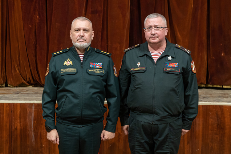 Генерал-полковник Алексей Воробьев вручил государственные награды работникам культуры и искусства Росгвардии 