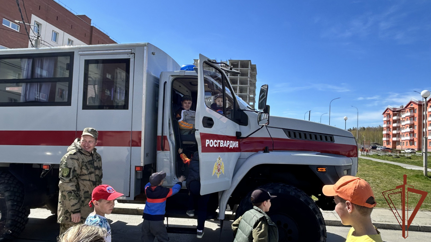 Мероприятия Росгвардии ко Дню защиты детей состоялись на Урале