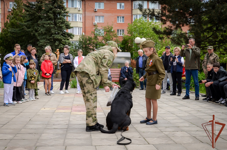 Приуроченные ко  Дню Победы патриотические мероприятия провели росгвардейцы  для молодёжи  