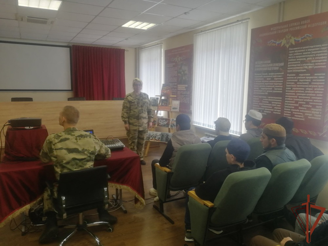 Приуроченные ко  Дню Победы патриотические мероприятия провели росгвардейцы  для молодёжи  