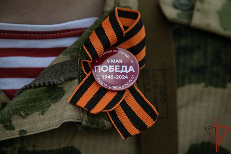 В столице Приволжья парадные расчеты Росгвардии прошли торжественным маршем по площади Минина и Пожарского