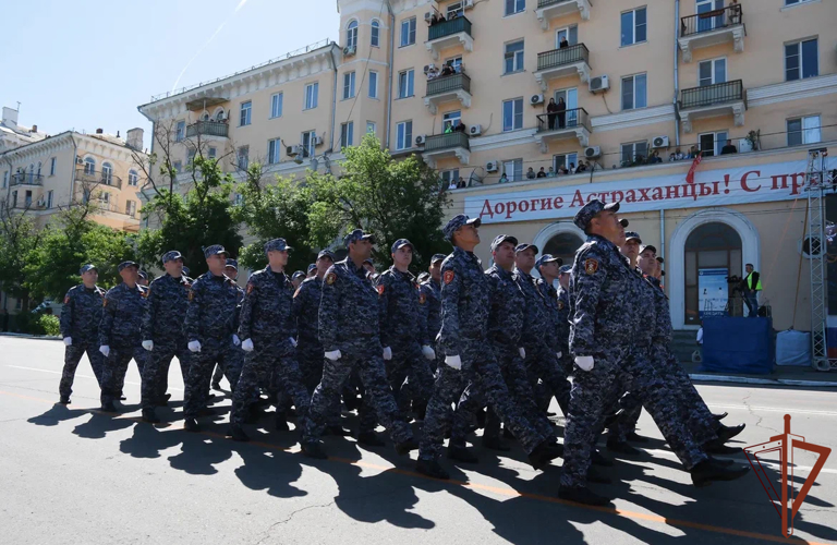 Более 400 росгвардейцев приняли участие в парадах Победы в Ростове-на-Дону и Волгограде