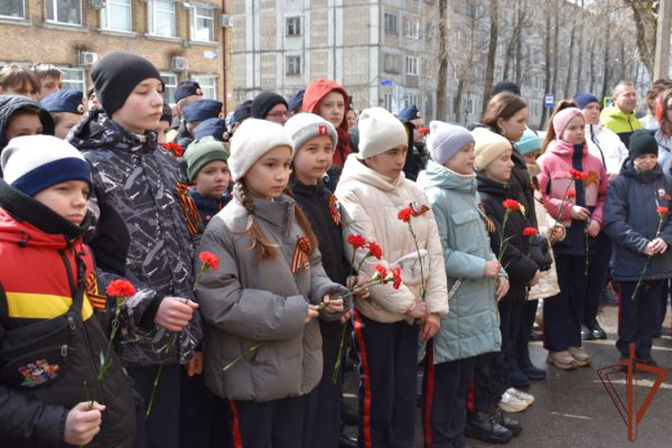 В Сыктывкаре увековечили память офицера Росгвардии, погибшего в ходе специальной военной операции