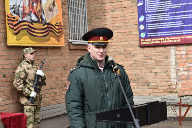 В Сыктывкаре увековечили память офицера Росгвардии, погибшего в ходе специальной военной операции