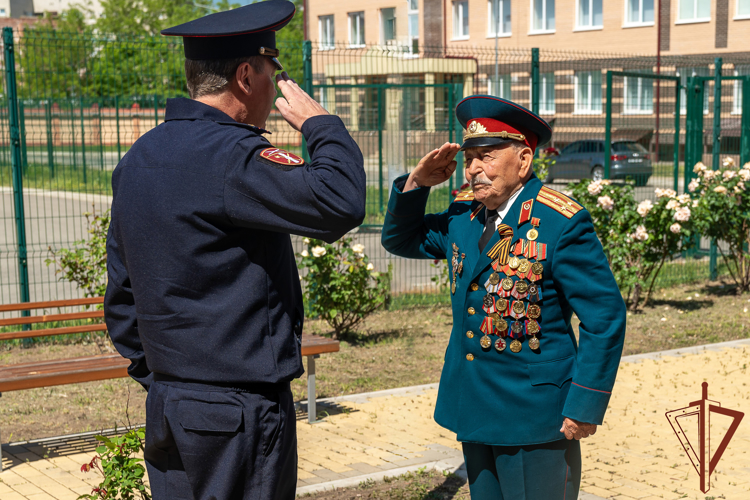 В Краснодаре росгвардейцы присоединились к ведомственной патриотической акции «Эстафета подвига» (видео)