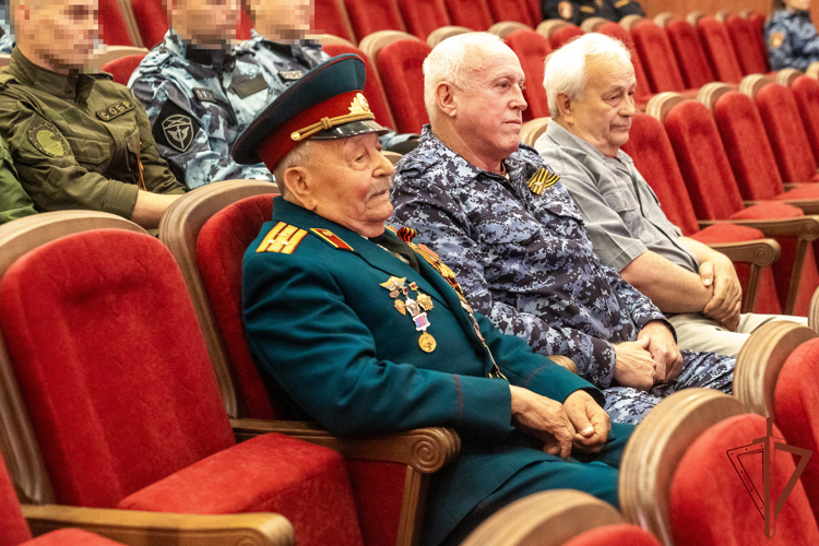 В Краснодаре росгвардейцы присоединились к ведомственной патриотической акции «Эстафета подвига» (видео)