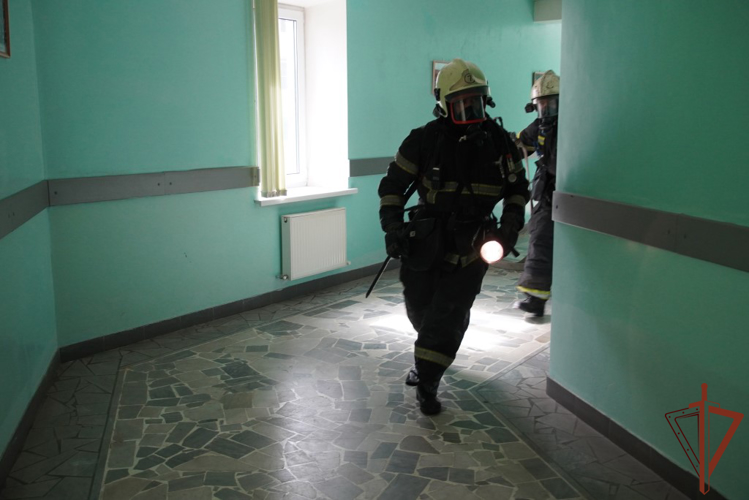 Совместное пожарно-тактическое занятие Росгвардии и МЧС прошло в Чувашии