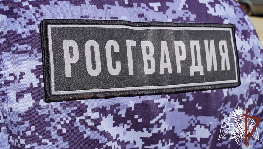 Росгвардейцы помогли вернуться домой заблудившемуся на улице пожилому мужчине в Саратовской области