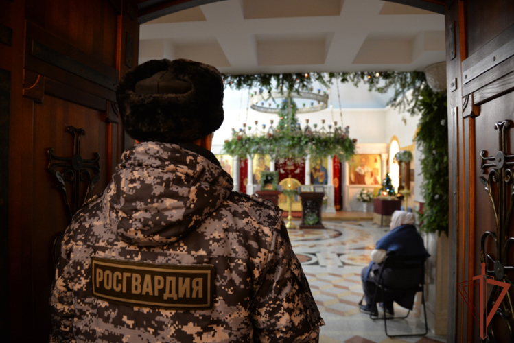 Росгвардия обеспечила безопасность граждан в период празднования Пасхи на Урале 