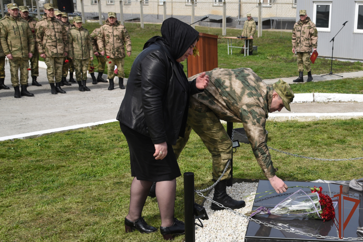 Память о героически погибшем военнослужащем увековечена в отдельном батальоне Росгвардии в Грозном