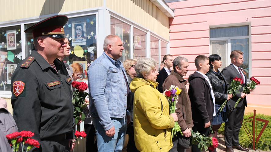 Памятную доску погибшему ветерану ОМОН Росгвардии открыли в Белгороде