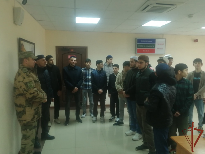 Приуроченные ко  Дню Победы патриотические мероприятия провели росгвардейцы  для молодёжи  