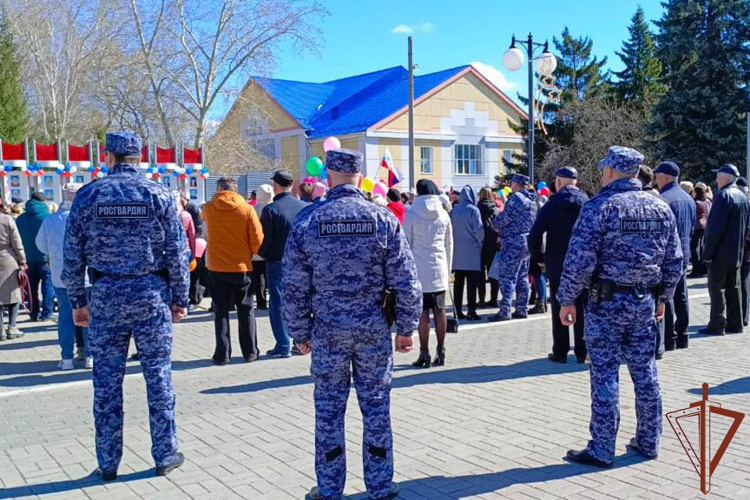Росгвардия обеспечила безопасность перовомайских праздничных мероприятий на территории Сибири