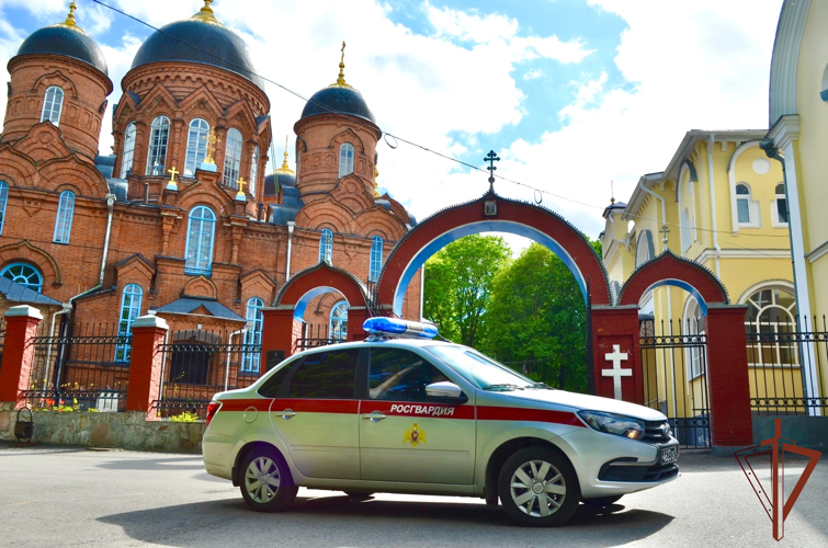 Росгвардия обеспечила безопасность празднования православной Пасхи в Приволжье