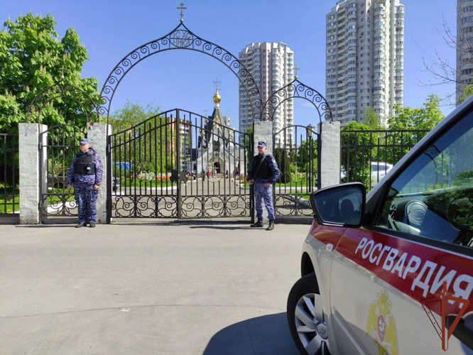 Росгвардейцы обеспечили безопасность мероприятий в честь Пасхи Христовой в Москве