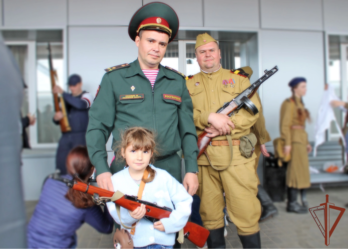 Росгвардейцы встретили «Паровоз Победы» в Приволжье