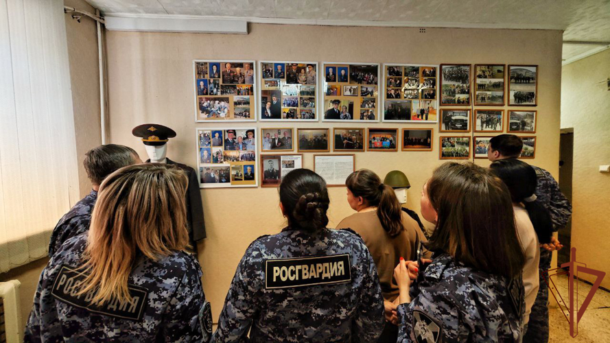Сотрудники Росгвардии провели патриотические мероприятия для уральской молодежи