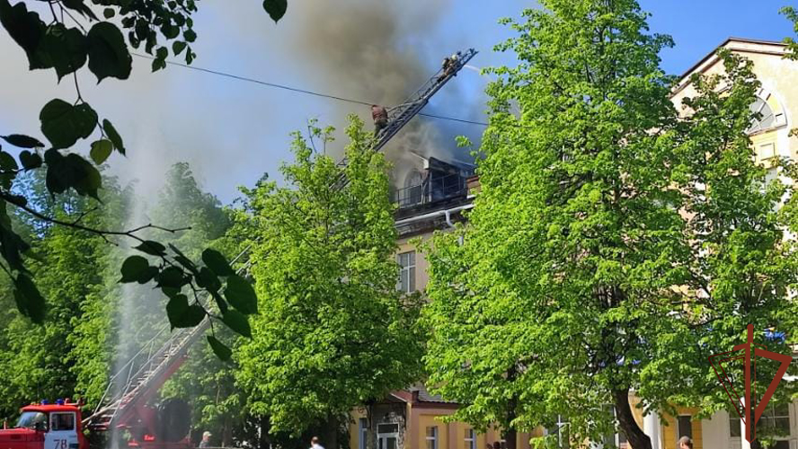 Более 40 человек спасены из горящего торгового центра во Владимирской области при содействии росгвардейцев