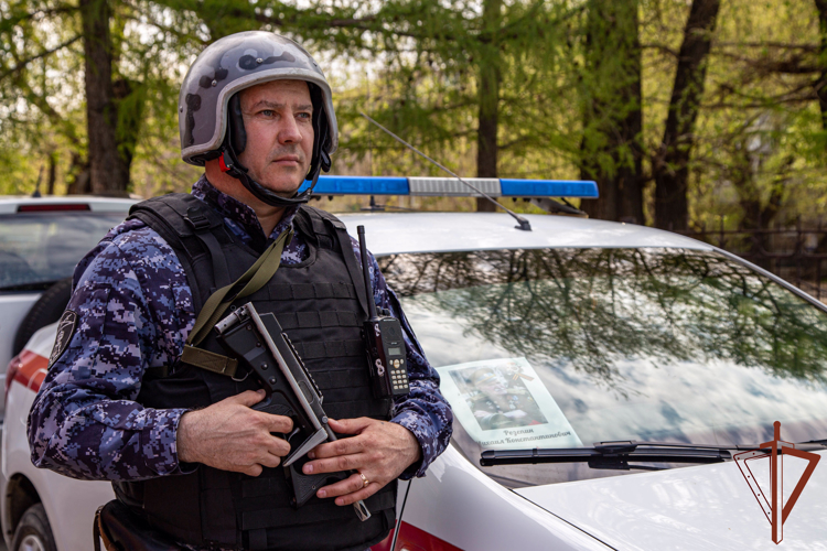 Всероссийская патриотическая акция «Бессмертный автополк» продолжается в Уральском округе Росгвардии (видео)