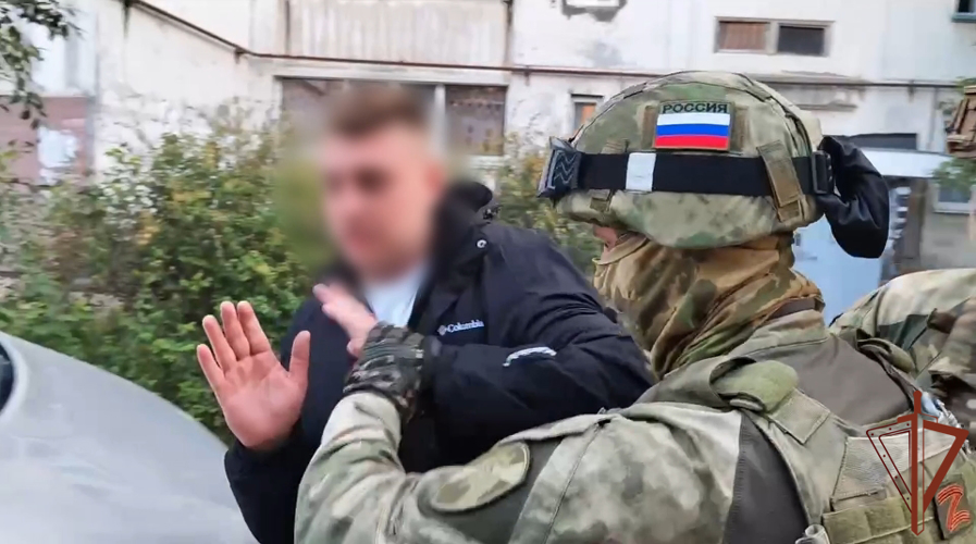 Росгвардейцы задержали подозреваемого в осквернении символа воинской славы в Севастополе
