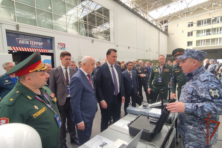 Выставка Росгвардии «День передовых технологий обеспечения безопасности личности, общества и государства – 2024» открылась в Красноярске