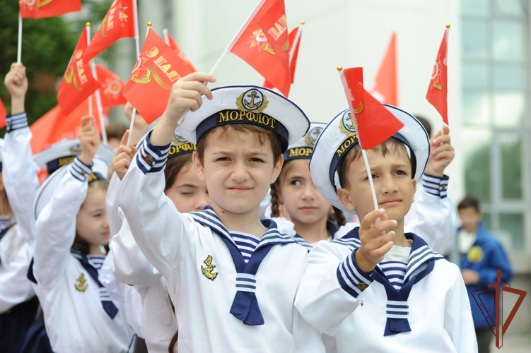 Музыканты Росгвардии приняли участие в праздничных мероприятиях ко Дню Победы в Грозном