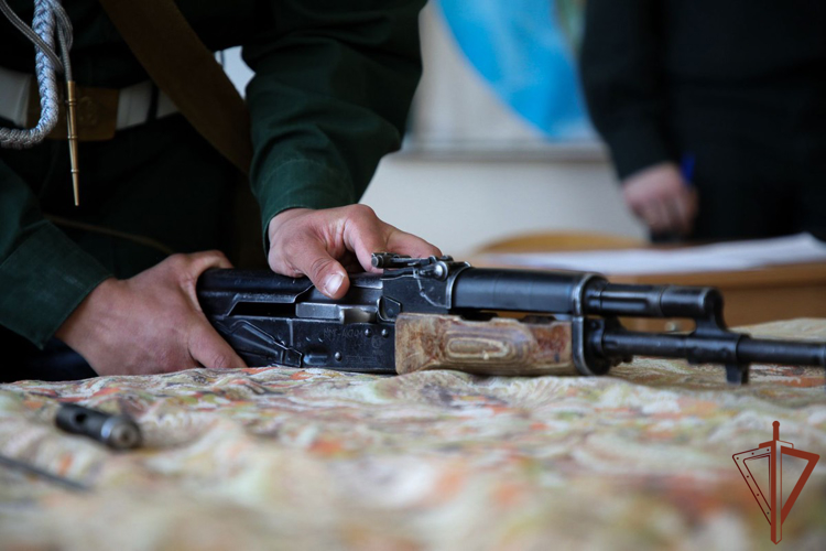 В Башкирии состоялись испытания на право ношения оливкового берета среди учеников подшефных Росгвардии классов 