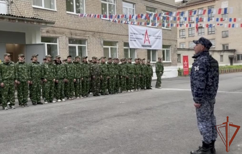 Росгвардия принимает активное участие в патриотическом воспитании подрастающего поколения на Урале