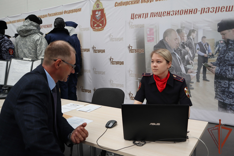 Выставка Росгвардии «День передовых технологий обеспечения безопасности личности, общества и государства – 2024» продолжает работать в Красноярске (видео)