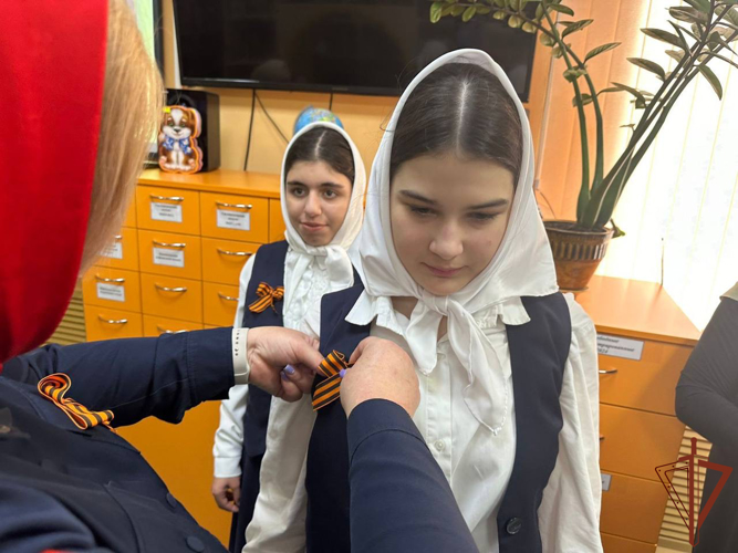 Росгвардейцы в Грозном поддержали Всероссийскую акцию «Георгиевская ленточка»