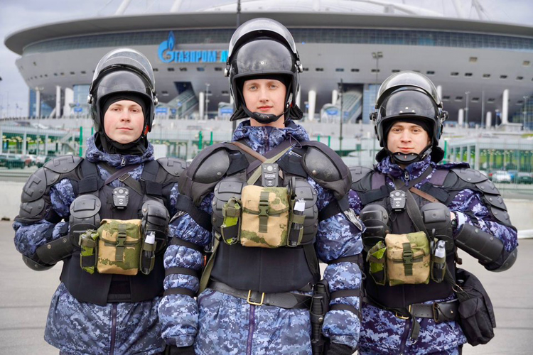 Росгвардейцы в Санкт-Петербурге обеспечили безопасность матча РПЛ по футболу 