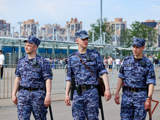 Безопасность проведения матча РПЛ по футболу в Санкт-Петербурге обеспечили росгвардейцы 