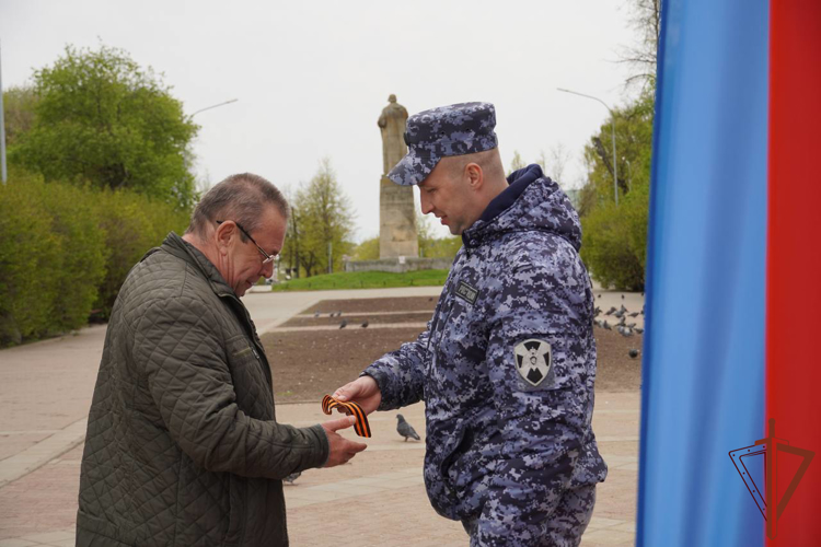 Росгвардия присоединилась ко всероссийской акции «Георгиевская ленточка» в регионах Центрального федерального округа 