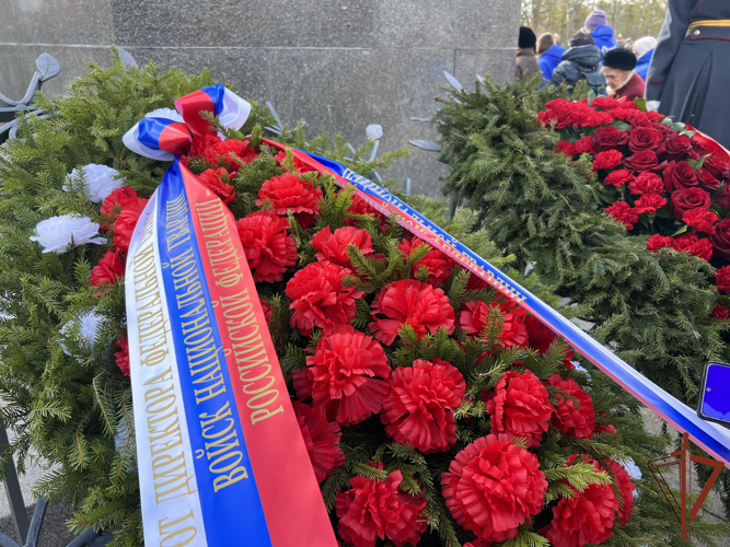 В Санкт-Петербурге росгвардейцы почтили память погибших в годы Великой Отечественной войны