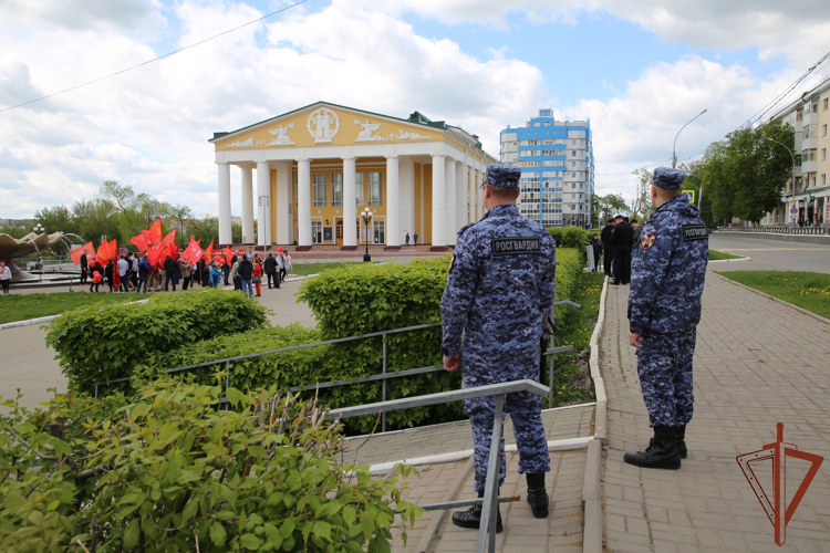 Росгвардейцы обеспечили безопасность первомайских праздников в Приволжье