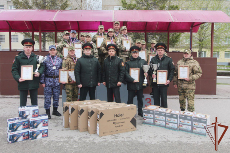Победителям и призёрам Всероссийского конкурса специалистов продовольственной службы Росгвардии вручили награды