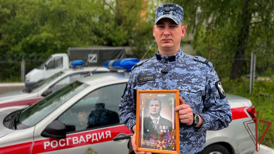 Росгвардейцы поддержали Всероссийскую акцию «Бессмертный автополк» в Пензенской области