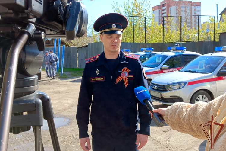 Всероссийская патриотическая акция «Бессмертный автополк» продолжается в Уральском округе Росгвардии (видео)