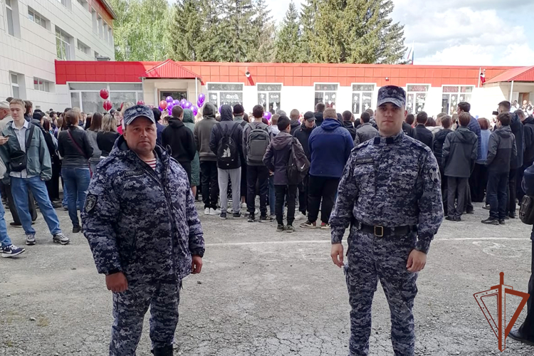 Росгвардия  обеспечила безопасность мероприятий Последнего звонка на Урале 