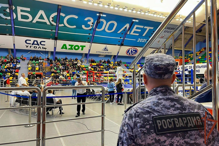Сотрудники Росгвардии обеспечили безопасность на всероссийских и региональных соревнованиях в Сибири