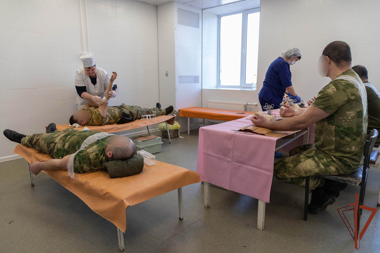 Росгвардейцы пополнили банк донорской крови в ДНР (видео)