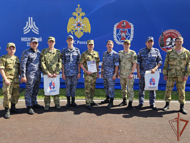 Команда Центрального округа Росгвардии стала призером на чемпионате по пожарно-спасательному спорту в Москве (видео)