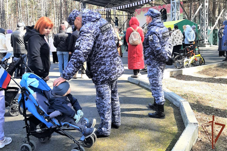 Росгвардия обеспечила безопасность перовомайских праздничных мероприятий на территории Сибири