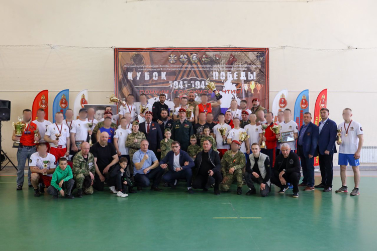Звезды мирового спорта наградили победителей боксерского турнира дивизии имени Ф.Э. Дзержинского Росгвардии «Кубок Победы»