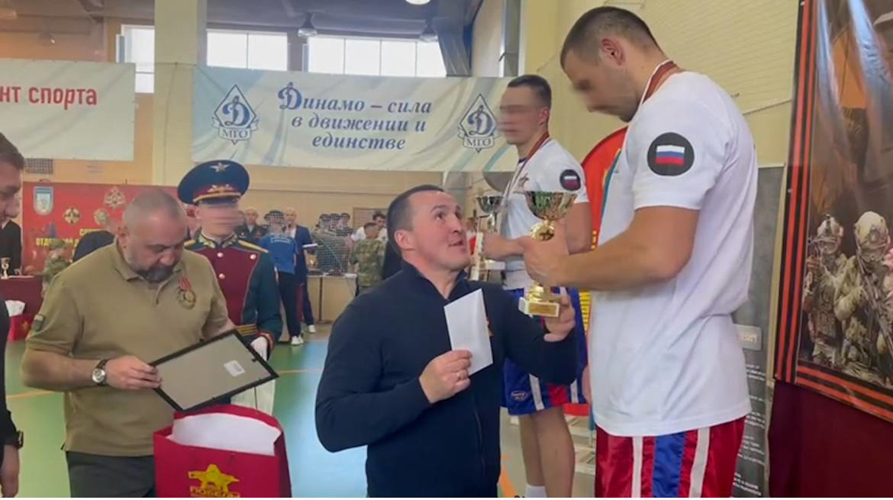 Звезды мирового спорта наградили победителей боксерского турнира дивизии имени Ф.Э. Дзержинского Росгвардии «Кубок Победы»