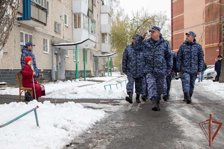 Росгвардейцы поздравляют с Днем Победы ветеранов Великой Отечественной войны по всей стране (видео)